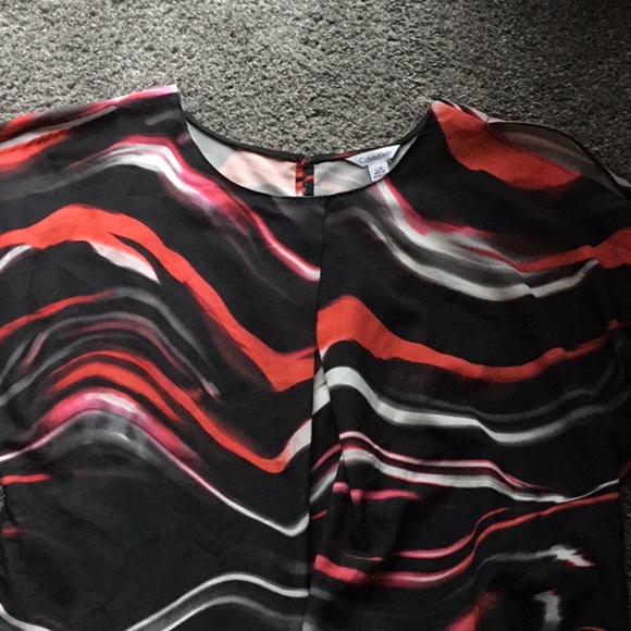 Calvin Klein Black and White Asymmetrical 3/4 Sleeve Blouse - Picture 4 of 6